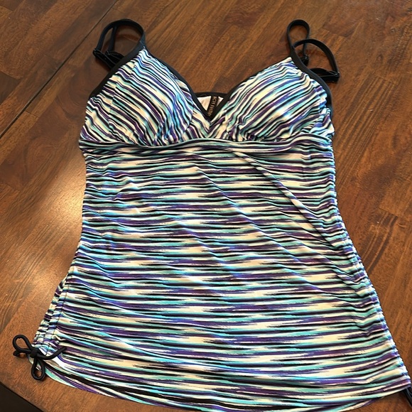 Pair of a Tankini Tops, Size XL - Picture 7 of 12